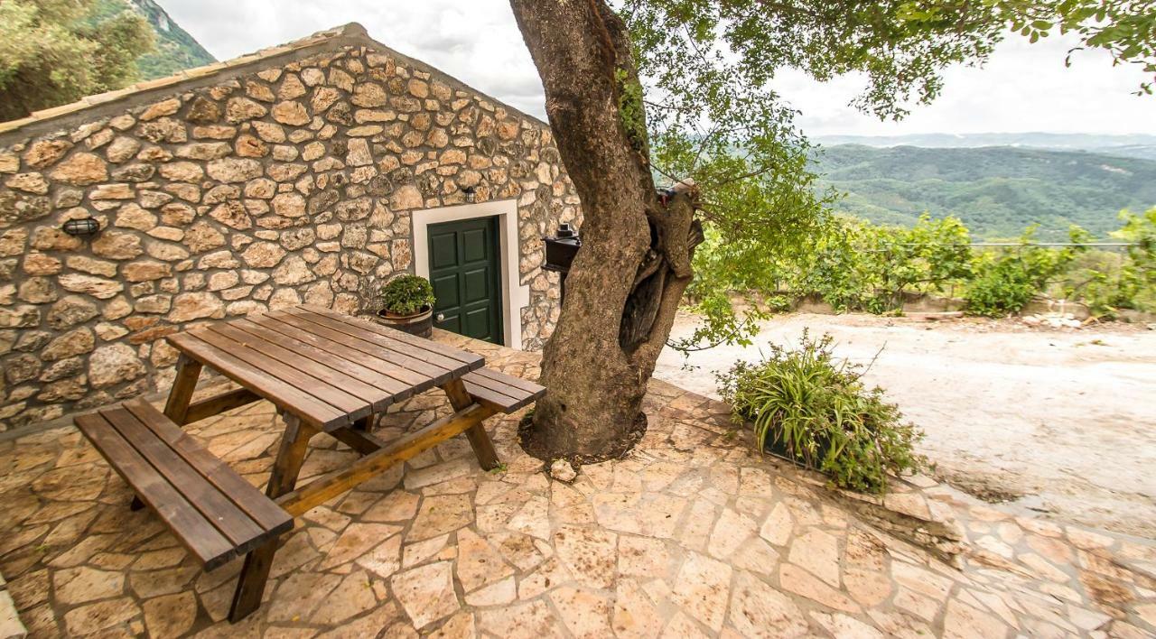 Гостевой дом Castelli Olive Press Ахарави Экстерьер фото