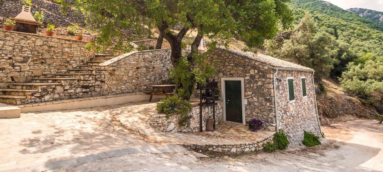 Гостевой дом Castelli Olive Press Ахарави Экстерьер фото
