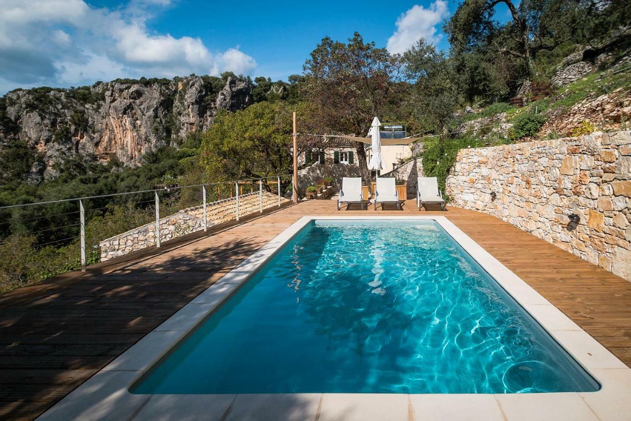 Гостевой дом Castelli Olive Press Ахарави Экстерьер фото