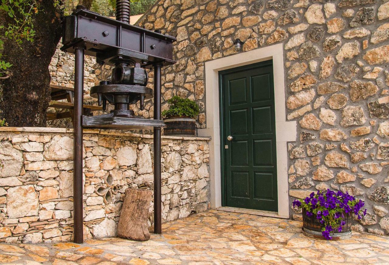 Гостевой дом Castelli Olive Press Ахарави Экстерьер фото