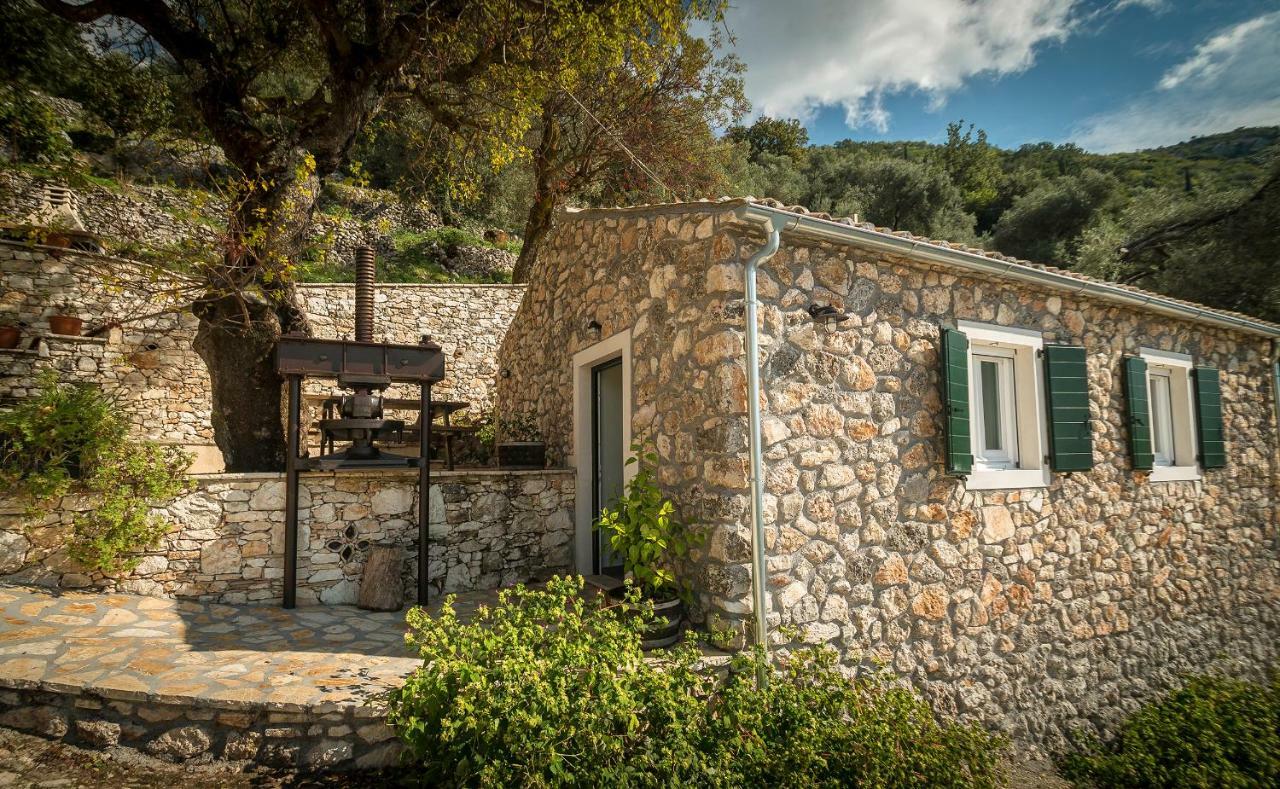Гостевой дом Castelli Olive Press Ахарави Экстерьер фото