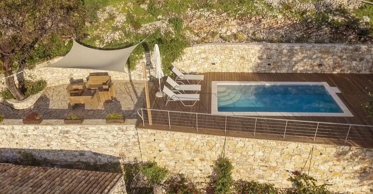 Гостевой дом Castelli Olive Press Ахарави Экстерьер фото